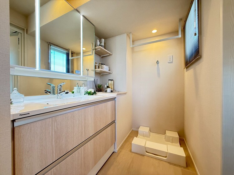 その他 十分な広さの脱衣所。