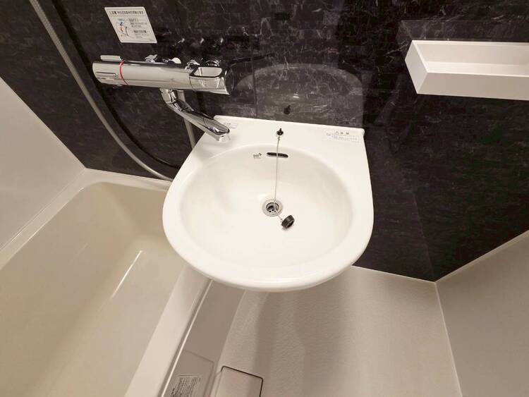 その他 清潔感を感じられる洗面化粧台。