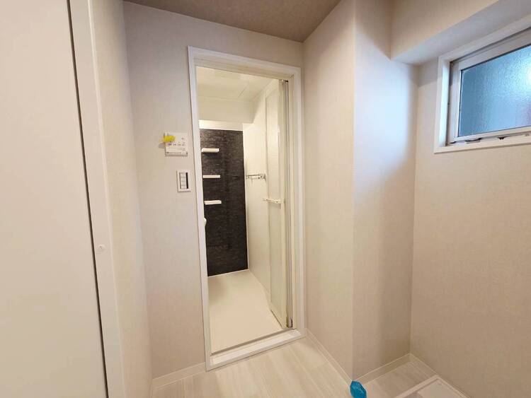 その他 十分な広さの脱衣所。