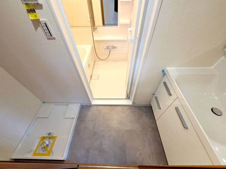 その他 十分な広さの脱衣所。