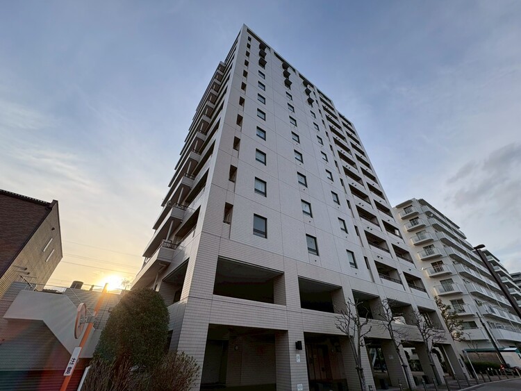 その他 飽きのこないシンプルモダンな外観です。