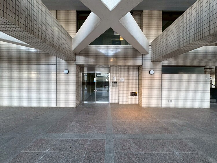 その他 上質感漂う玄関アプローチです。