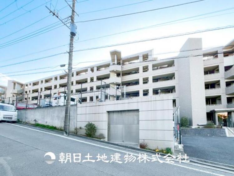 外観 【外観写真】時間のゆとりと空間、暖かな陽光がもたらす光と風を独占してください。新しい暮らしが始まります。