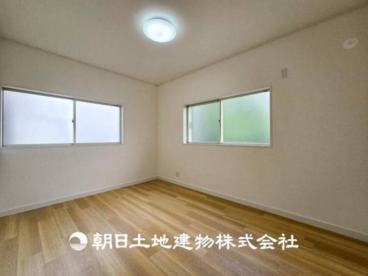 内装 【居室】設計者のセンスが求められる大切な空間だからこそ、落ち着いて過ごせる癒しと寛ぎの空間が欲しい。そんな願いを叶えました。