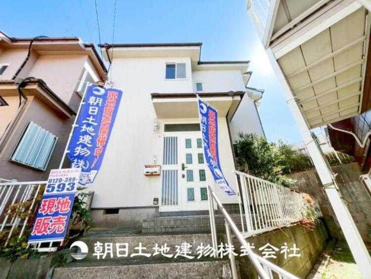 外観 【外観写真】表現された空間はたくさんの光を浴び、風を感じ、暮らしの時間を豊かにしてくれます。デザインされた空間と競い合うかのような充実した建物と共に大切な家族の思い出を刻んでいきます。