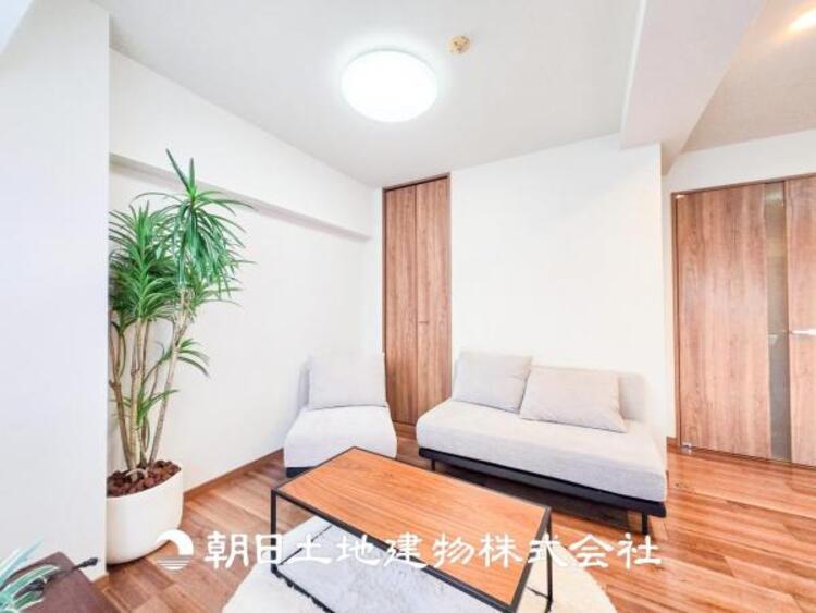 居間 【リビング】リビングにはみんなが集い、食事や楽しい会話が始まる。