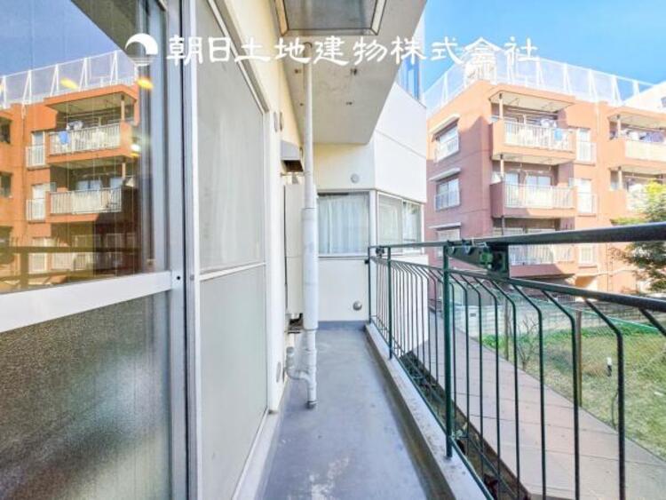 バルコニー 【バルコニー】太陽に愛された家。陽当り・通風に優れた魅力的で快適さを追求した住宅です。