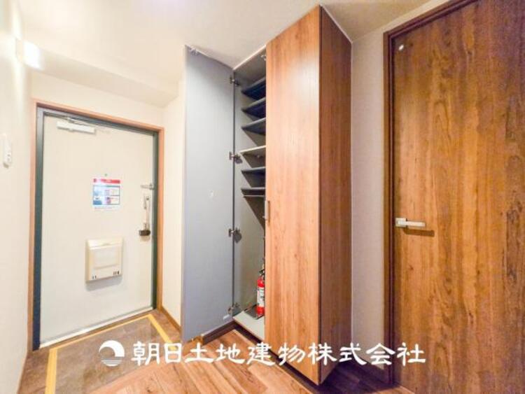 その他 【玄関】シューズボックスを設置してあり整理できるスペースになります。