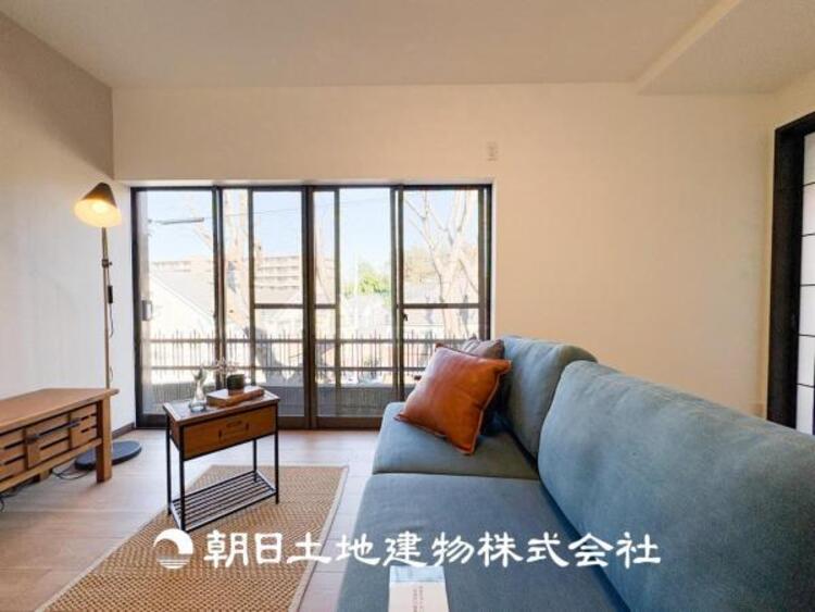 居間 【リビング】大切な人とともに、心穏やかに過ごすひとときになるリビング。