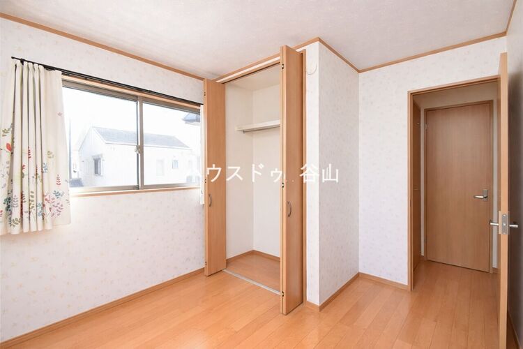 子供部屋 各居室として使いやすい広さがあり、窓からの採光も確保しやすい洋室です。