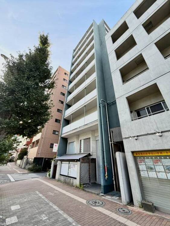 外観 【凛】とした落ち着いたたたずまいのあなただけのお住まい。実際の日当たりや現地の雰囲気もご確認くださいませ。