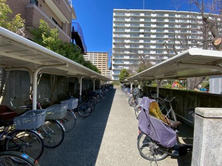 その他 管理の行き届いた駐輪場は屋根付きで雨の日も安心です。 