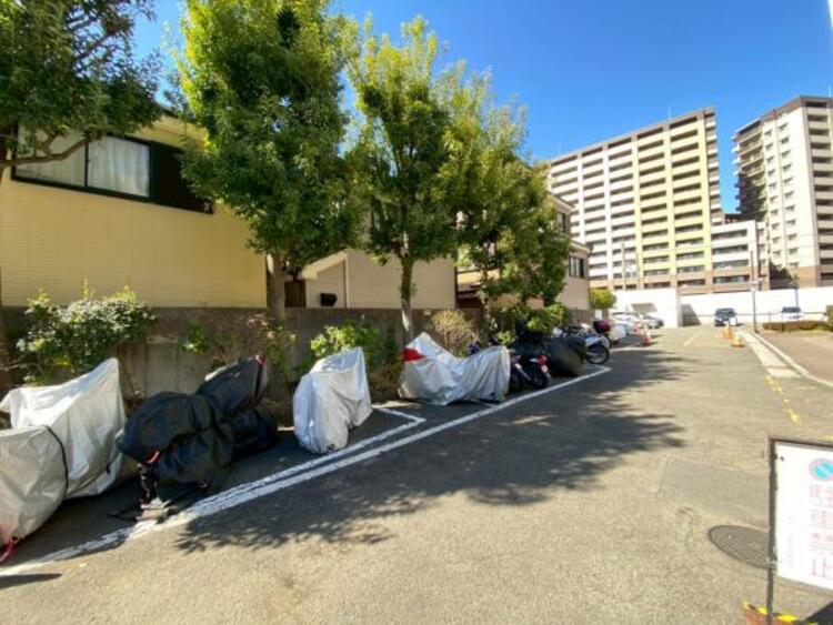 その他 バイク置き場です。敷地内にあるためすぐにバイクに乗ることが出来て便利です。 