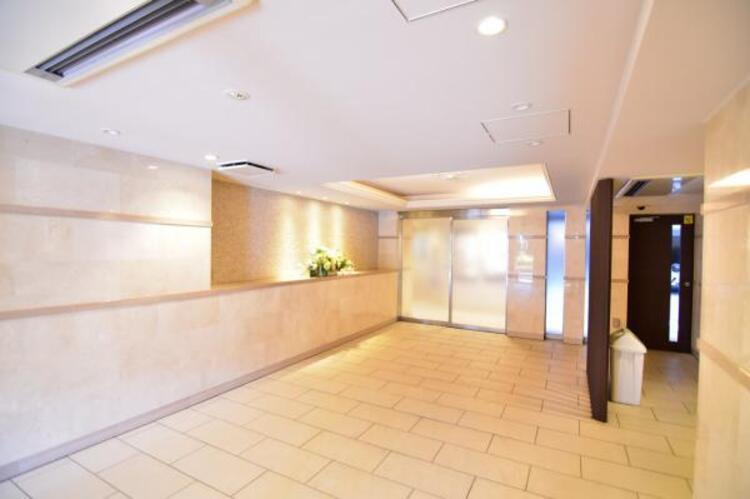 その他 ロビーは、まさに顔となる場所。シンプルながらも格調高い雰囲気を漂わせて上質な空間。