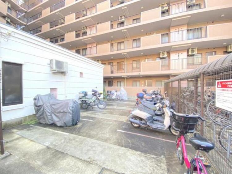 その他 バイク置き場の置き状況は担当者へお問い合わせくださいませ。（2月25日撮影）