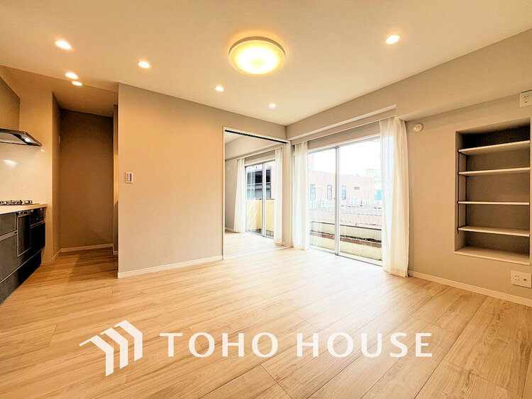 内装 家族みんなが爽やかに過ごせるように、光をたっぷり取り込んだLDK