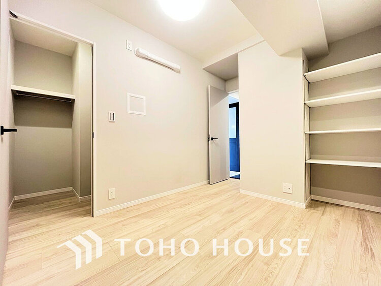 内装 採光もある洋室は、くつろぎのひと時を過ごすのにぴったり