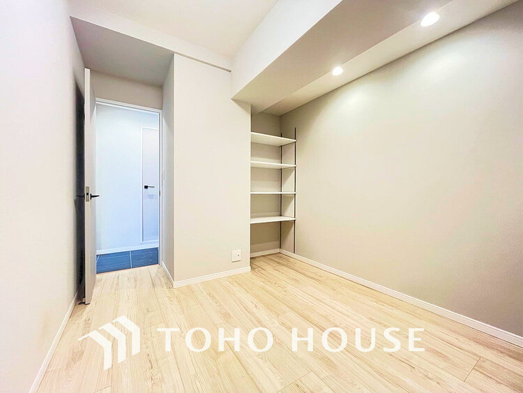 内装 シンプルですっきりとした室内は飽きのこない居心地の良い雰囲気