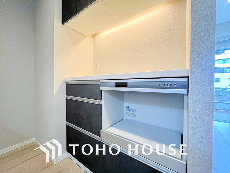 キッチン 落ち着きのあるカラーで統一された清潔感と気品が溢れるキッチン