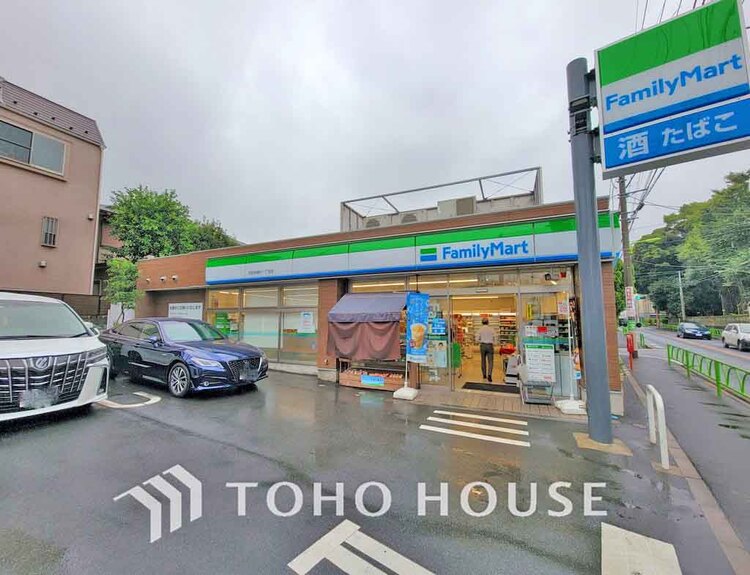 周辺 ファミリーマート 世田谷奥沢一丁目店　距離400ｍ