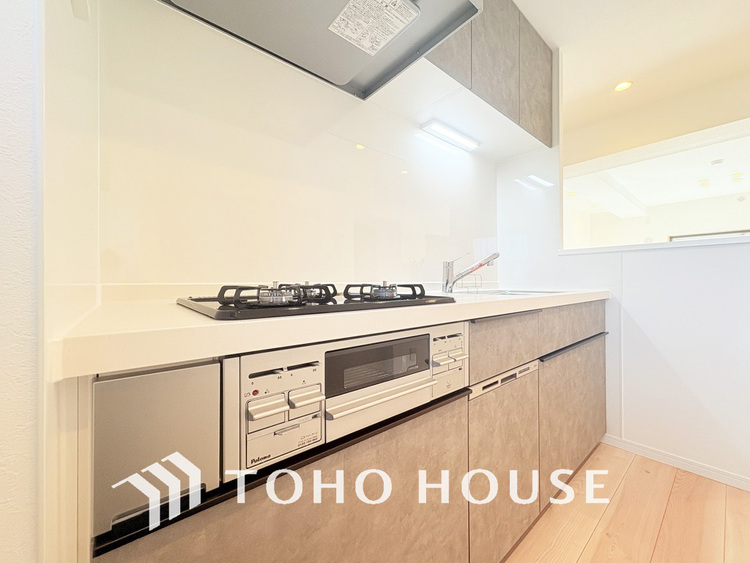 キッチン シンプルな部屋の雰囲気に溶け合うナチュラルキッチン