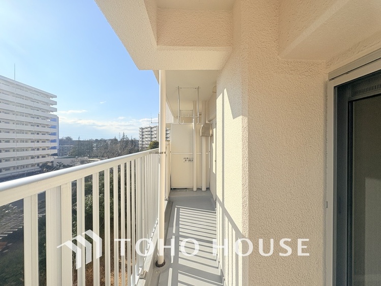 バルコニー 陽当たり良好なバルコニー