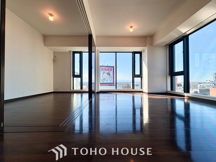 内装 【LIVING】◆Sunshine◆光が燦々と入り、いるだけで気持ちいい。「開放的でゆとりあるお部屋です。