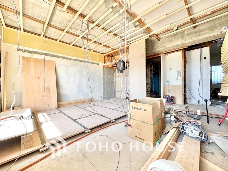 内装 【リフォーム途中】