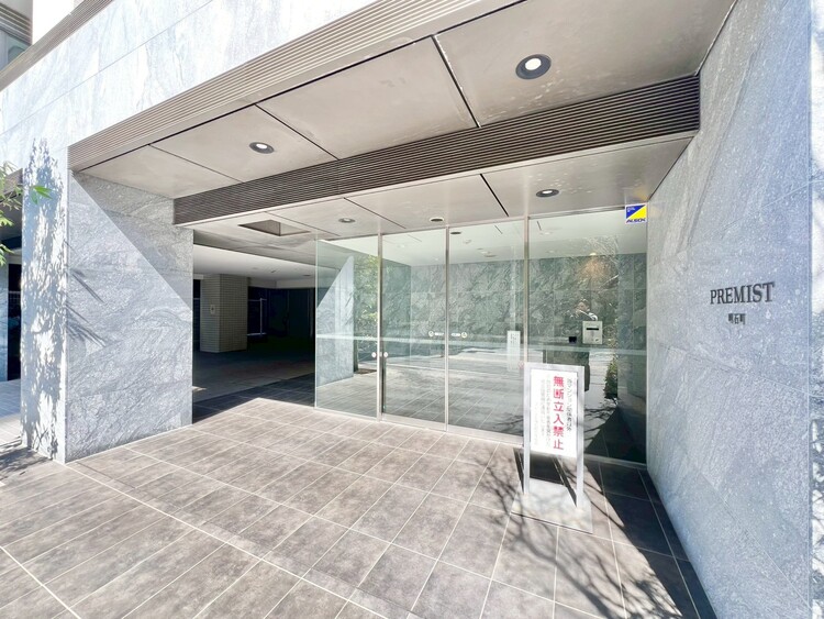 その他 上質感漂う玄関アプローチです。