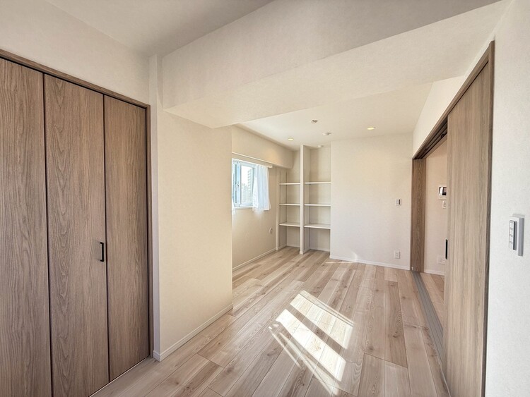 その他 清かで艶やかな時間をもたらしてくれる室内です。