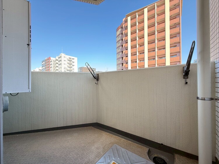 その他 朝の澄んだ空気や、夕方に吹く清々しい風を感じられるバルコニー。