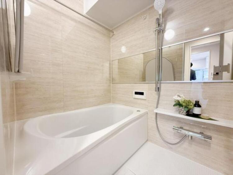 風呂 【浴室】使いやすい最新システムバスににリフォーム済みです。ご入居時から気持ちよくお使いいただけます。