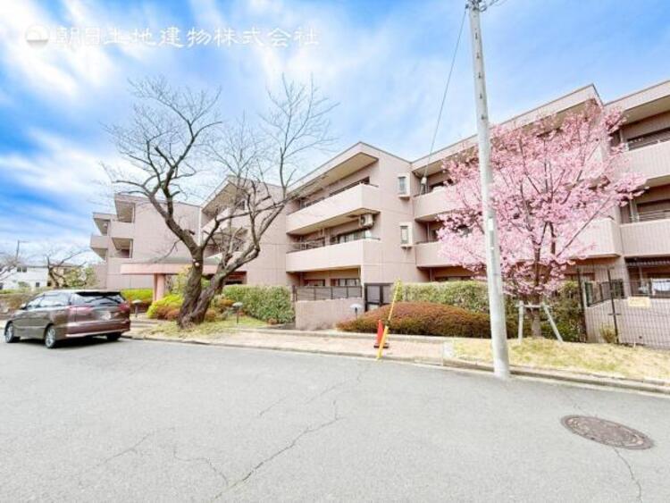 外観 空を広く感じる。緑が多いゆったり感のある安心の住環境です！！潤いのある環境でホッと生活できそうです！おしゃれな雰囲気や自然の潤いがあり、親しみやすさと個性を！街に新たな価値をもたらし続けてくれます！