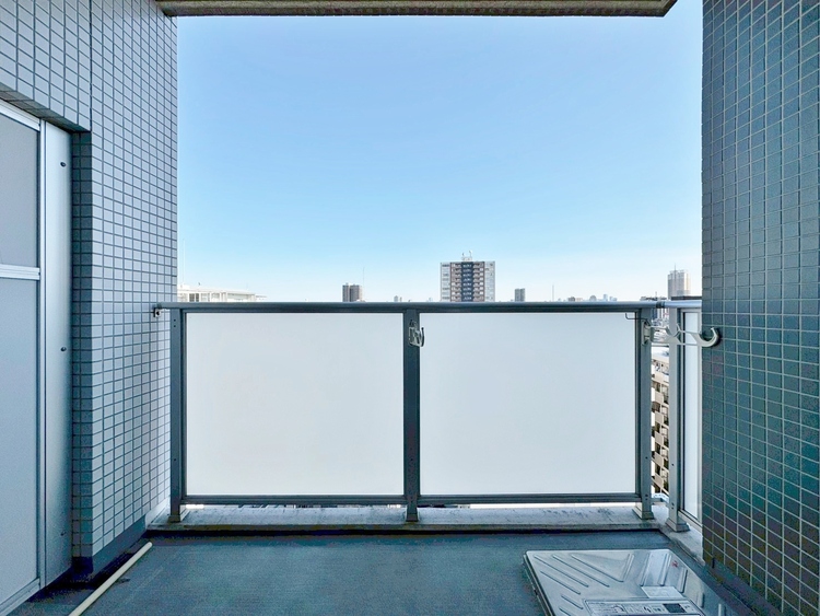 バルコニー 暮らしの中で、光と風を演出してくれるバルコニー。