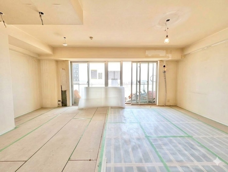 居間 豊かな居住性と、安心感を満たすクオリティが見事に調和した住空間。（施工中）