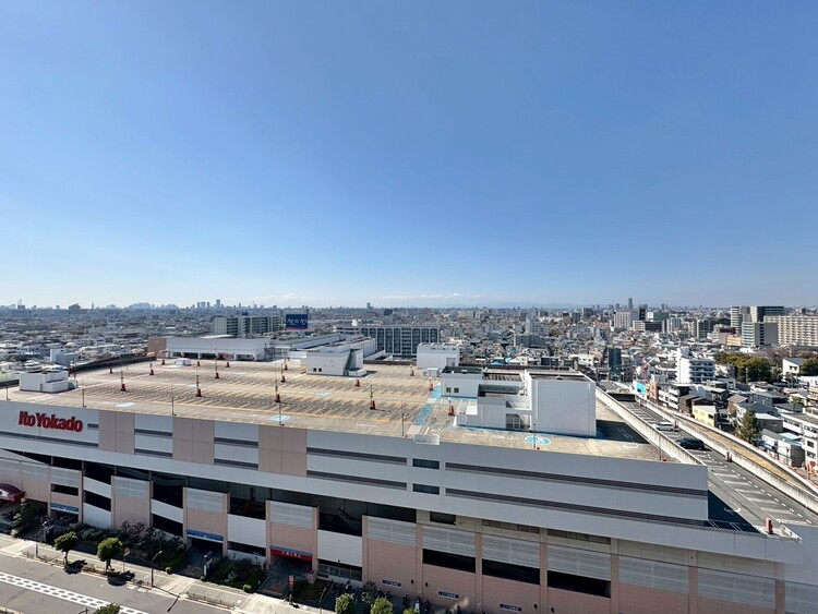 バルコニー 頬をなでる、優しい風を感じることが出来ます。