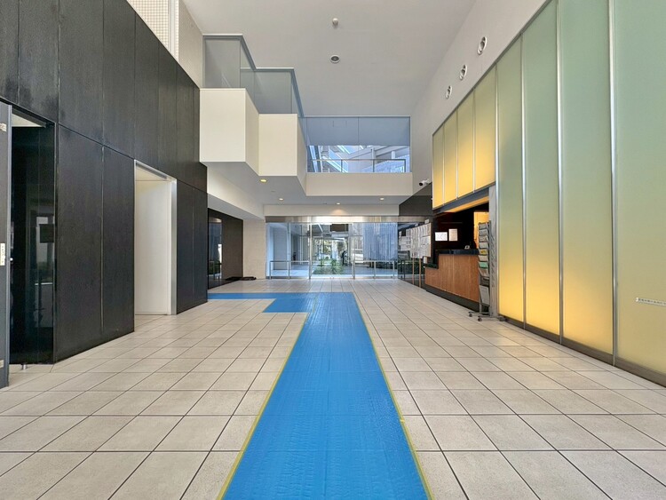 エントランス エントランス内部は、管理が行き届き清潔な共有スペースとなっています。