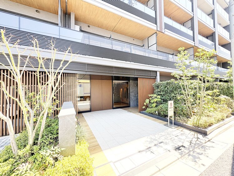 エントランス 外と内をつなぐエントランスは、まさに顔となる場所。