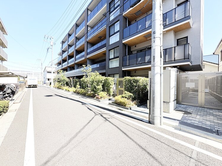 外観 現地に足をお運びいただいた際には、周辺散策などをお勧めいたします。