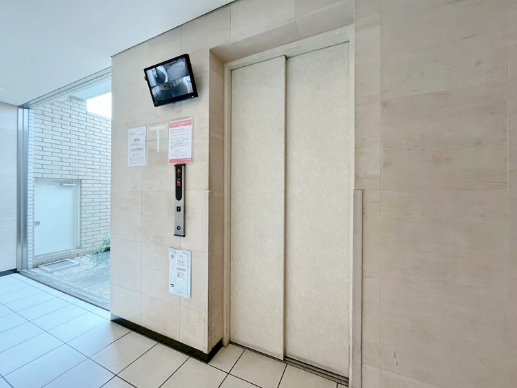 駐車場 エレベーターの管理も、きちんと行き届いてます。