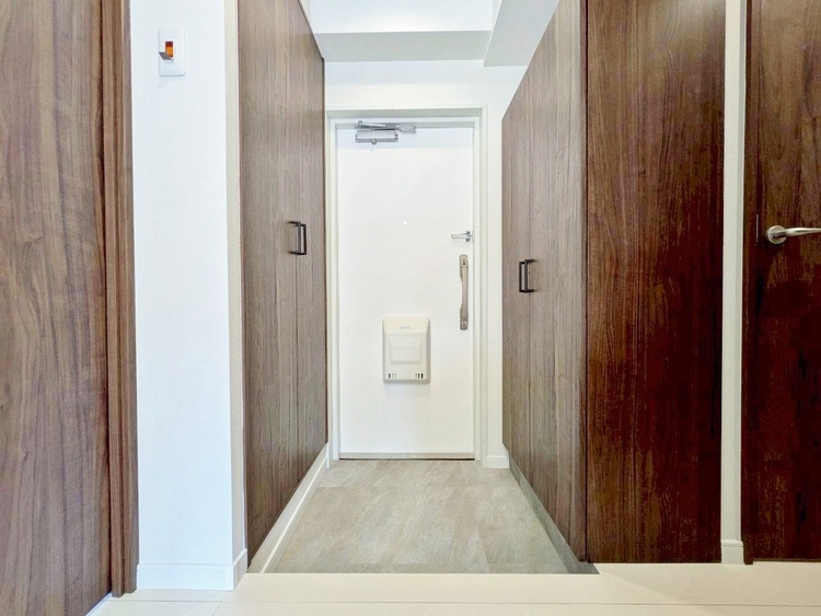 玄関 シューズボックスを完備した玄関です。