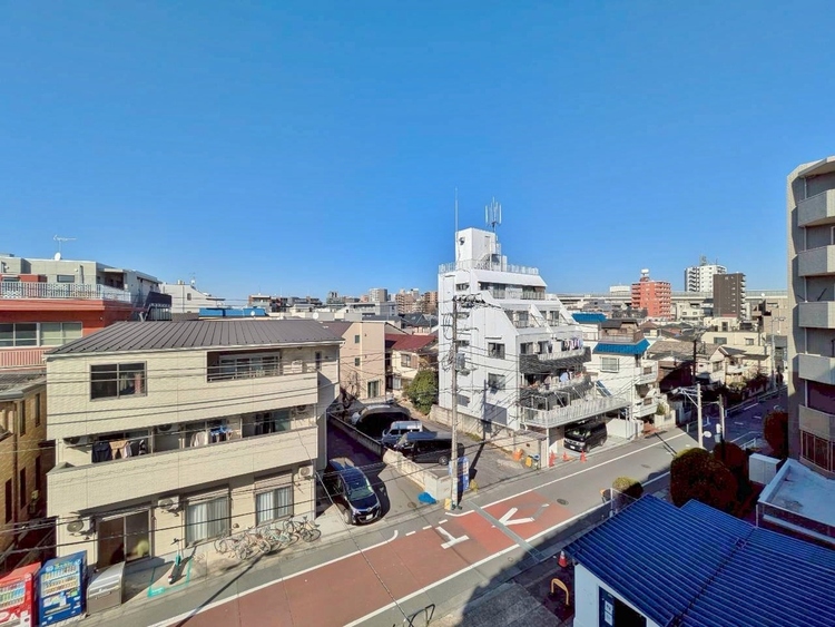 バルコニー 頬をなでる、優しい風を感じることが出来ます。