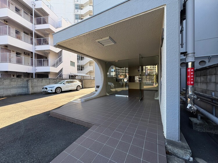 エントランス 外と内をつなぐエントランスは、まさに顔となる場所。