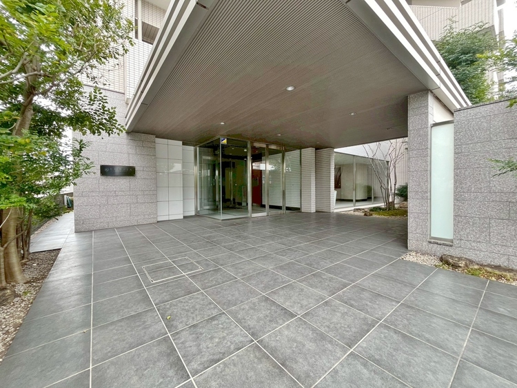 エントランス 外と内をつなぐエントランスは、まさに顔となる場所。