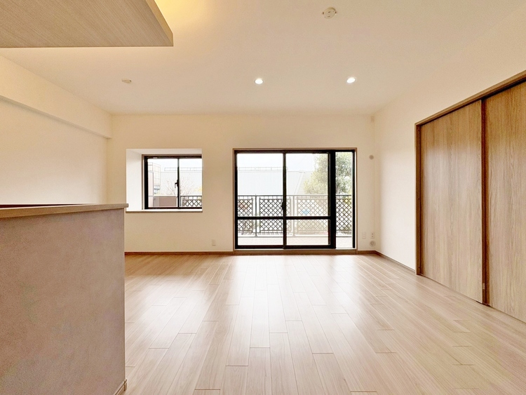 居間 飾り過ぎないシンプルな内装と偏り過ぎないデザインで統一しました。