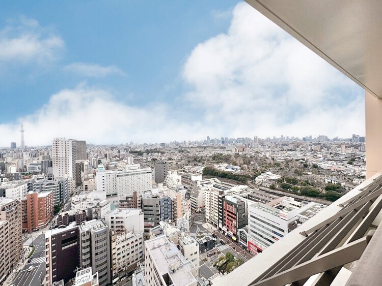 バルコニー 頬をなでる、優しい風を感じることが出来ます。