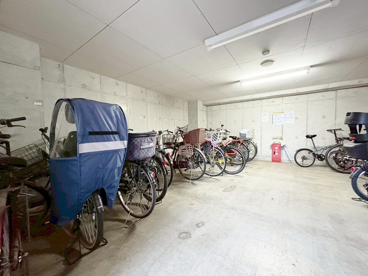 その他 きちんと整備された駐輪場。住む方の心遣いが感じられます。