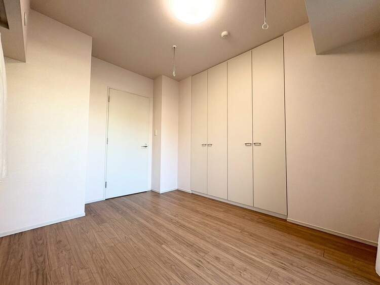 その他 清かで艶やかな時間をもたらしてくれる室内です。