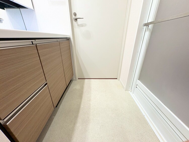 その他 十分な広さの脱衣所。