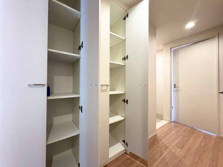 その他 収納スペースが付いていて、お部屋を広く使っていただけます。